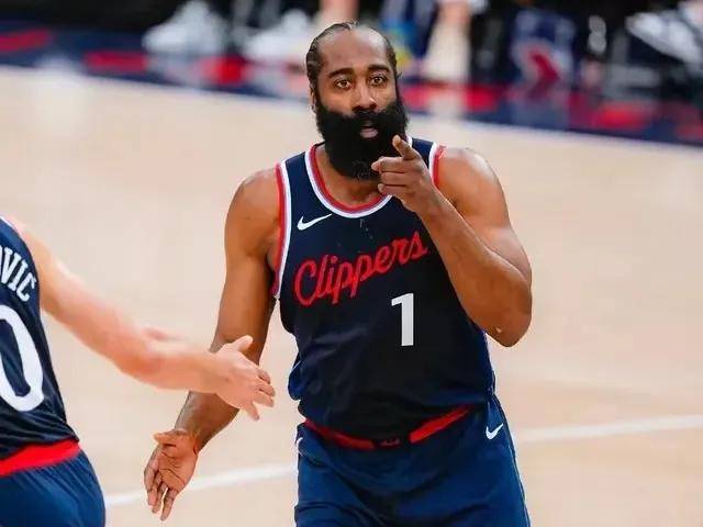 爱游戏APP-Rookie赛事官方发布大胜新规，快船争议不断！-爱游戏APP